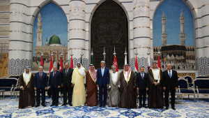 Scofflaw and Secretary of State John Kerry posing with Arab leaders (Courtesy of Flickr)