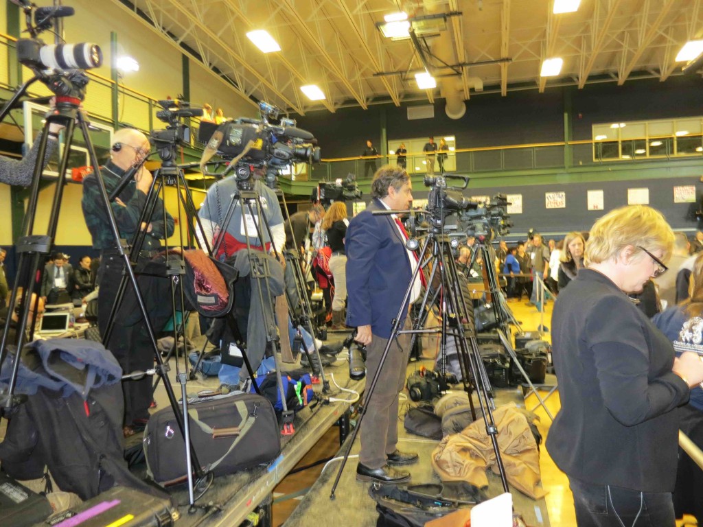 TV set up Bill Clinton Nashua Community College